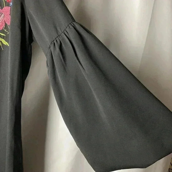 SKIES ARE BLUE WO SIZE 6 BLACK DRESS FLORAL EMBROIDERED HEART DESIGN BELL SLEEVE - Picture 6 of 14